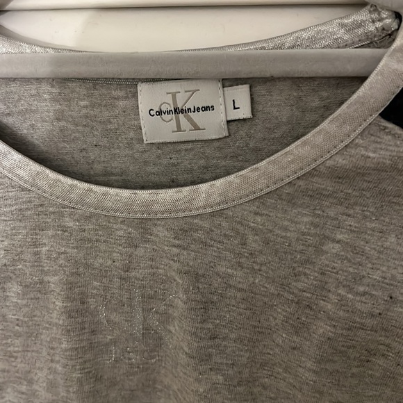 Calvin Klein - Picture 2 of 4